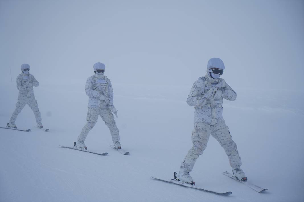 Dondurucu soğukta nefes kesen eğitim 16